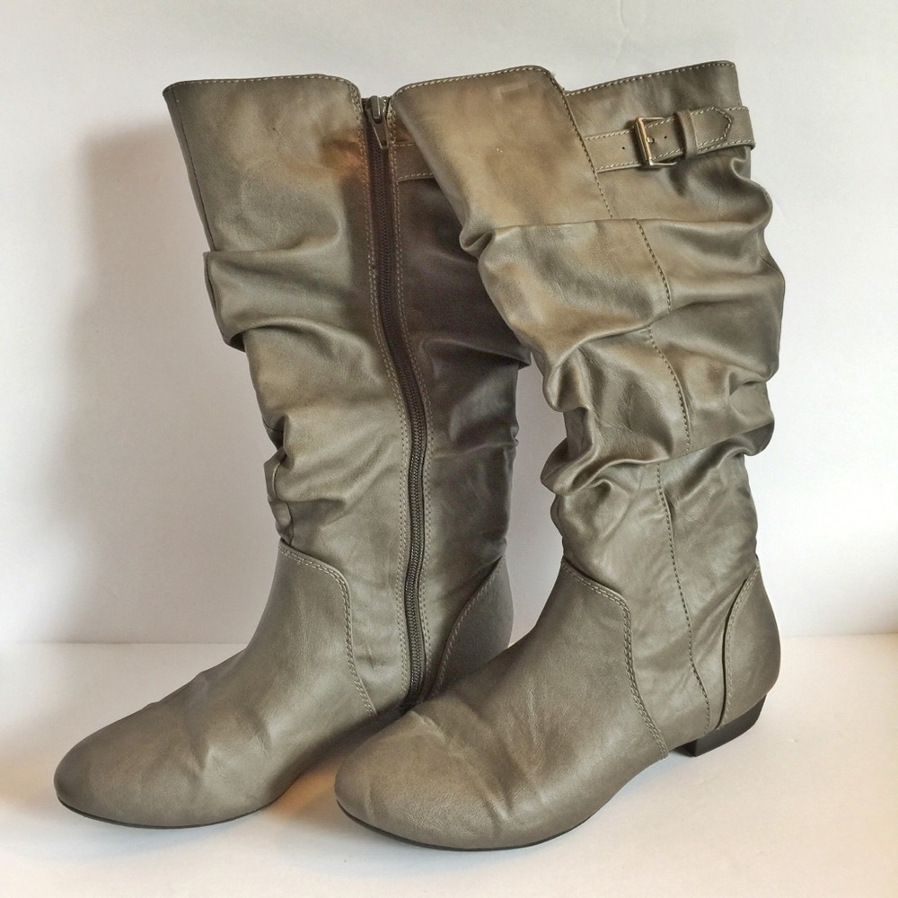 Lower east side | grey boots